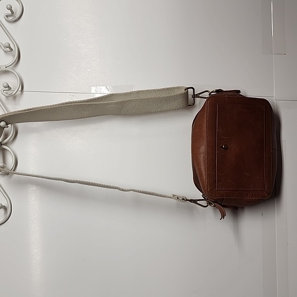 Madewell Brown Leather Transport Crossbody Camera Bag With Adjustable Strap - Picture 9 of 13